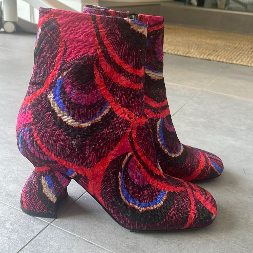 Beautiful Dries Van Noten size 6 eu 36 used once